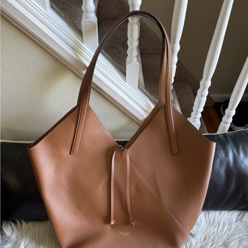 Alix Leather Tote NWT - Picture 4 of 9